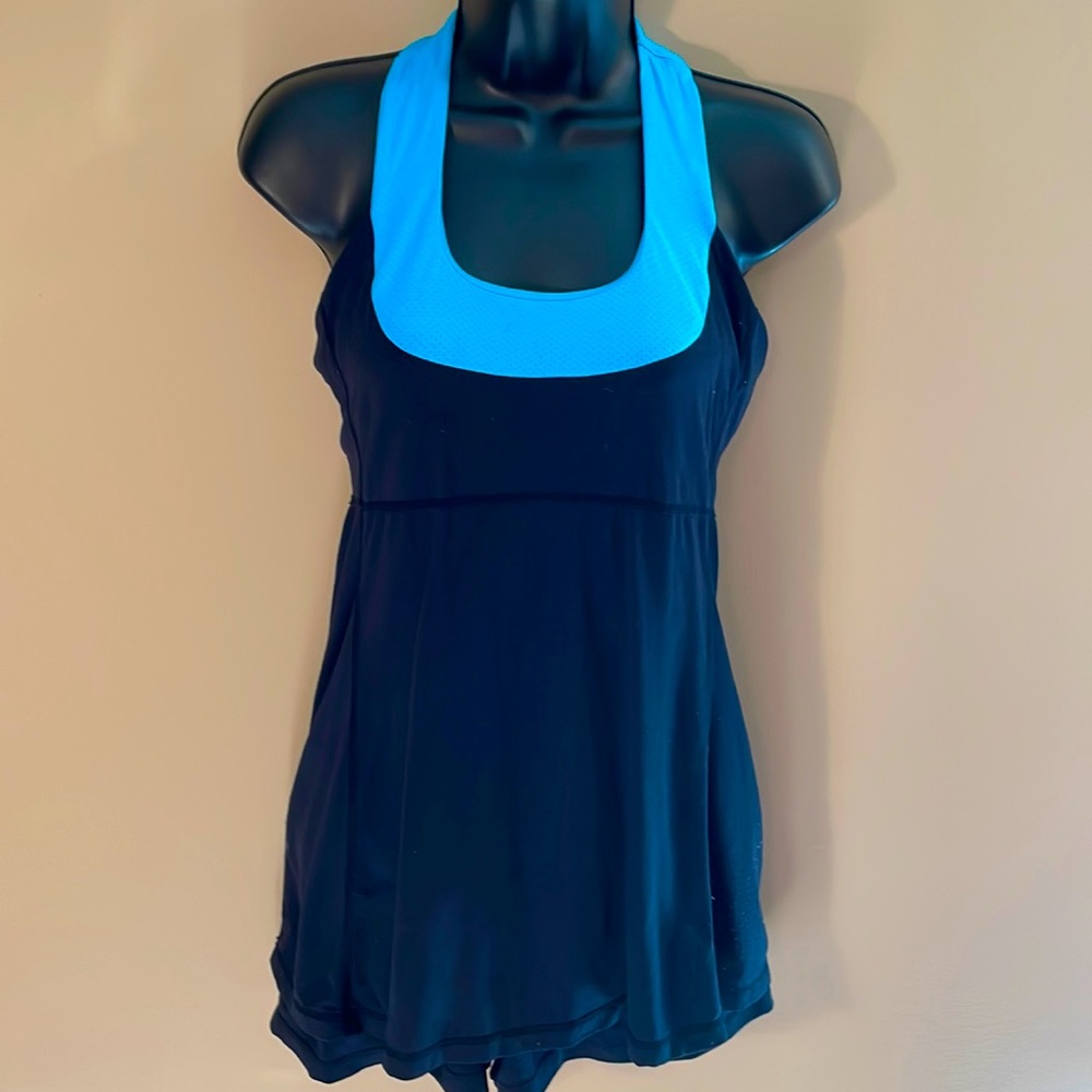 Margarita loose fit workout top with shelf bra slight pilling on one side